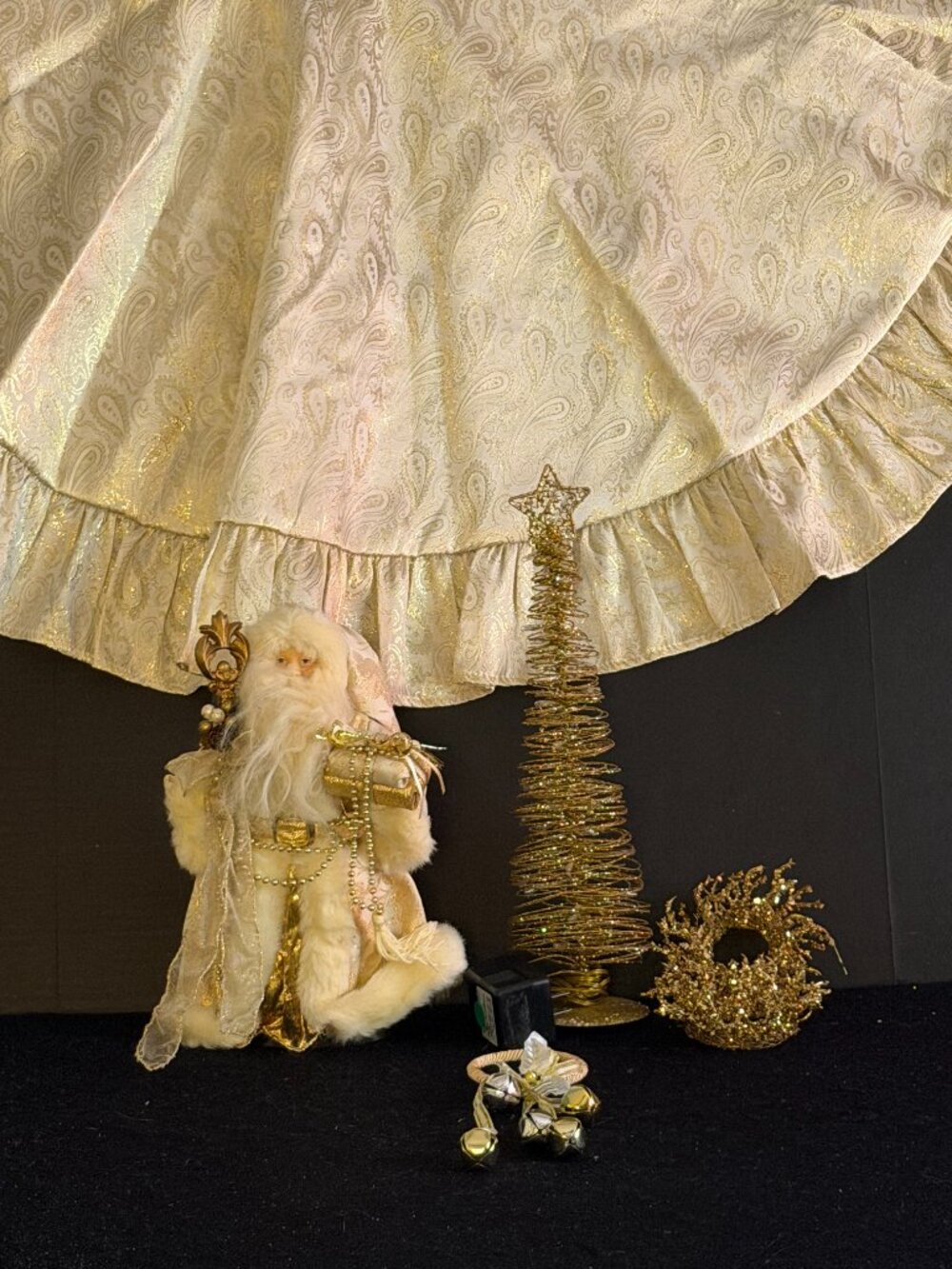 🎄Christmas In July🎄6 Piece ‘Golden Christmas’ Set